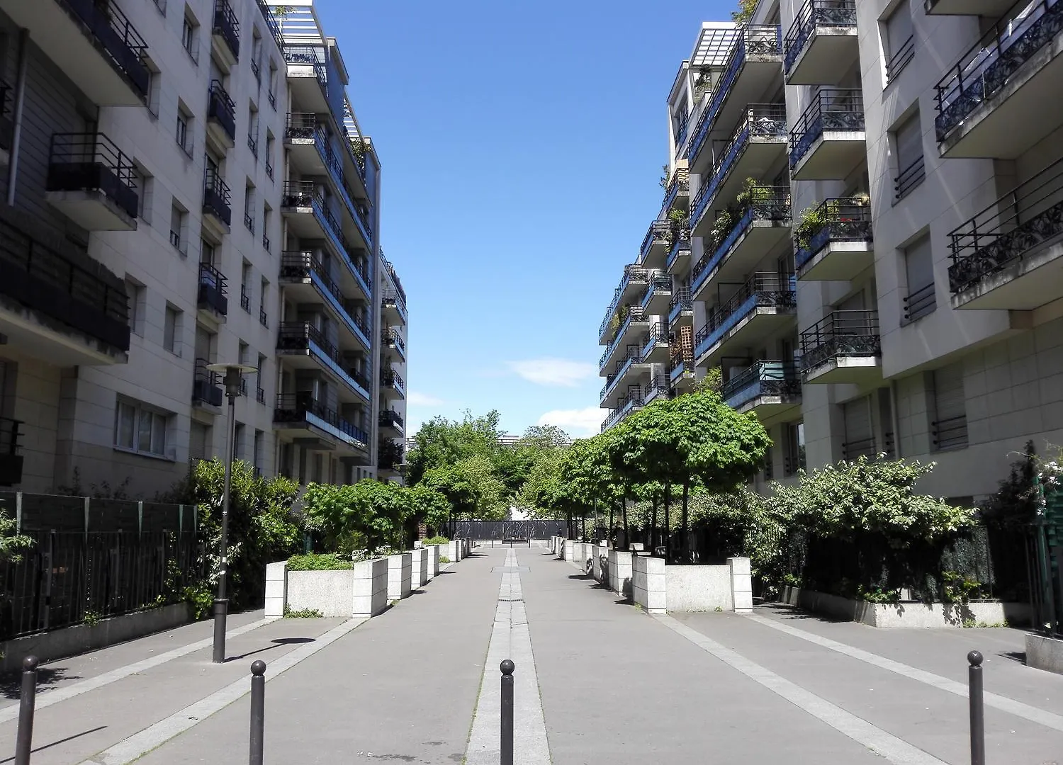 Your Lovely Parisian 2 Rooms Apartment With Private Terrace - Jourdain Frankrijk